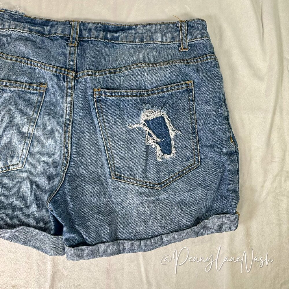 Forever 21 Distressed Cuffed Denim Jean Shorts - Picture 5 of 7